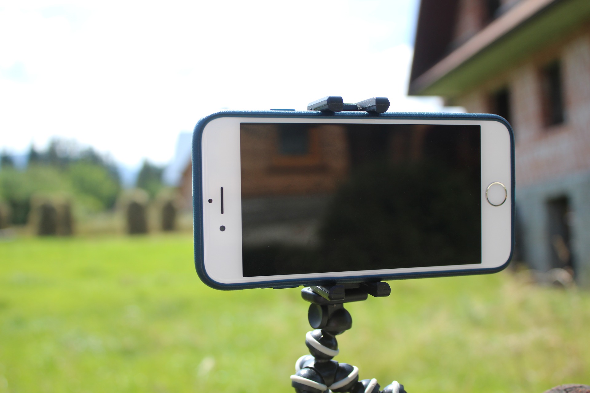 Mobile phone to create your online video courses